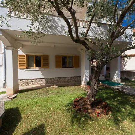 Apartment A&j Deluxe Biograd Na Moru