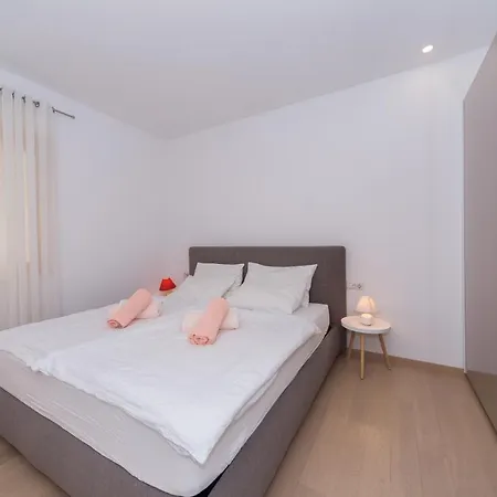 A&j Deluxe Biograd Na Moru